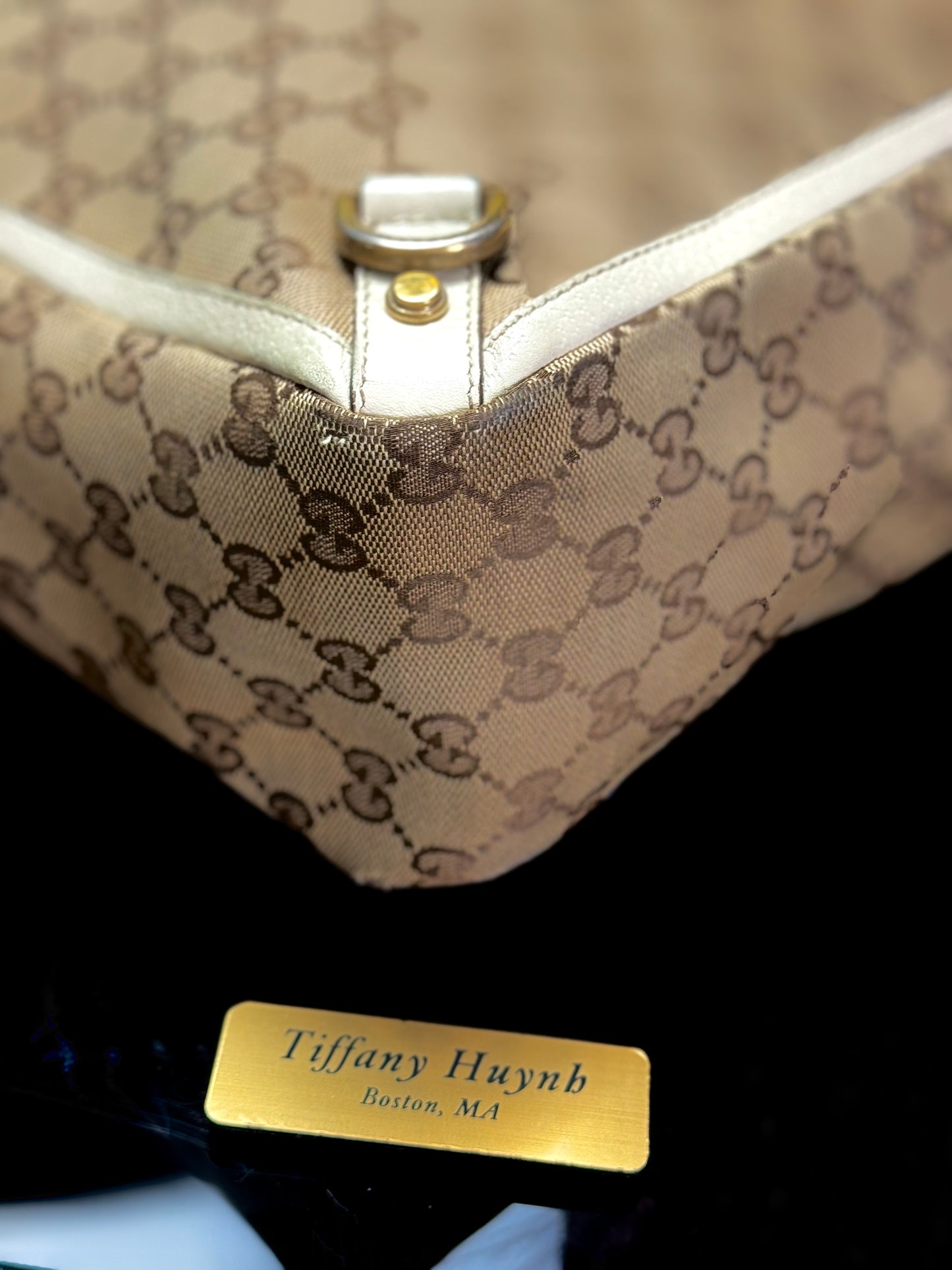 Authentic Gucci GG Abbey D-Ring Tote Bag in Beige