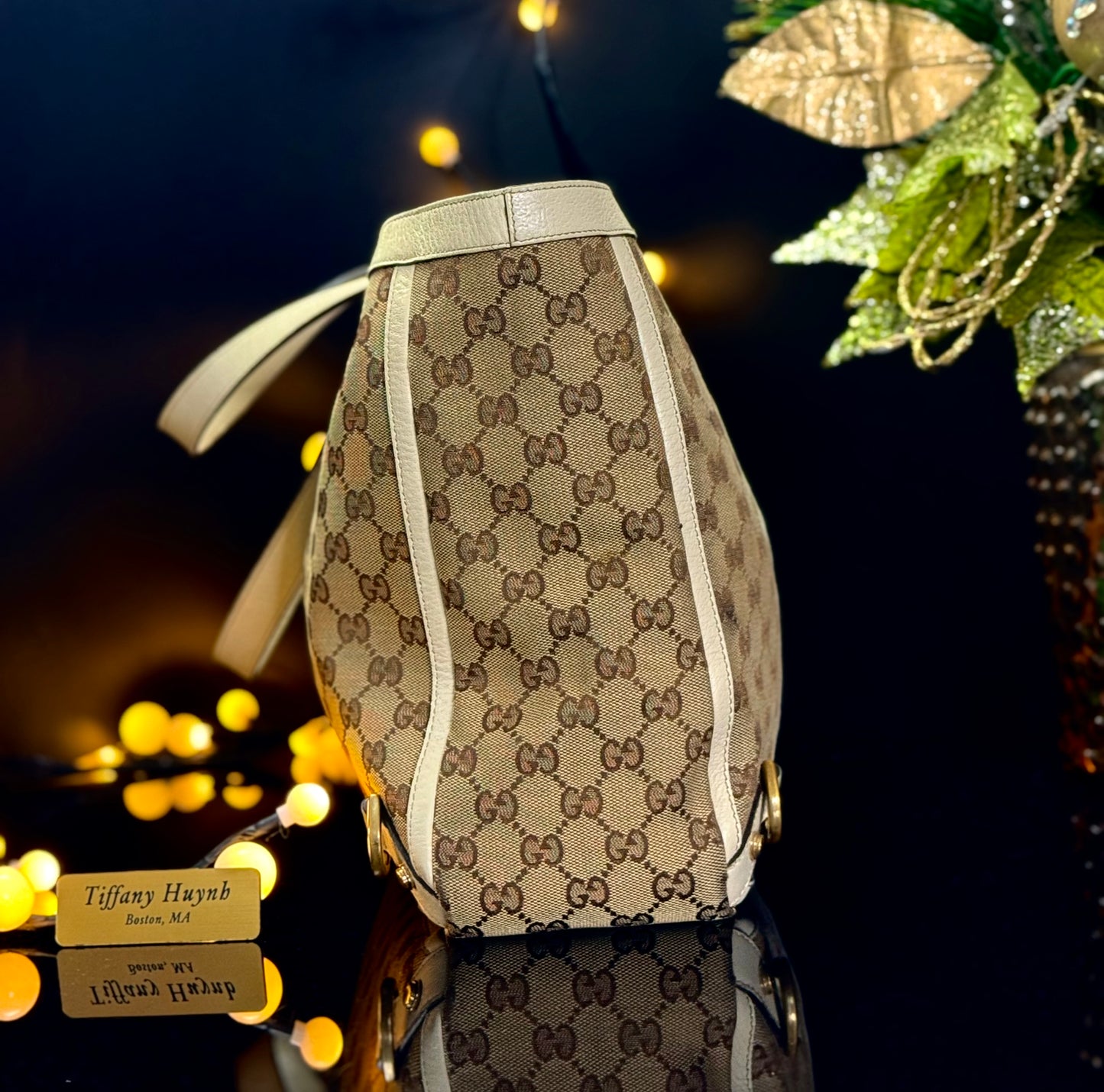 Authentic Gucci GG Abbey D-Ring Tote Bag in Beige