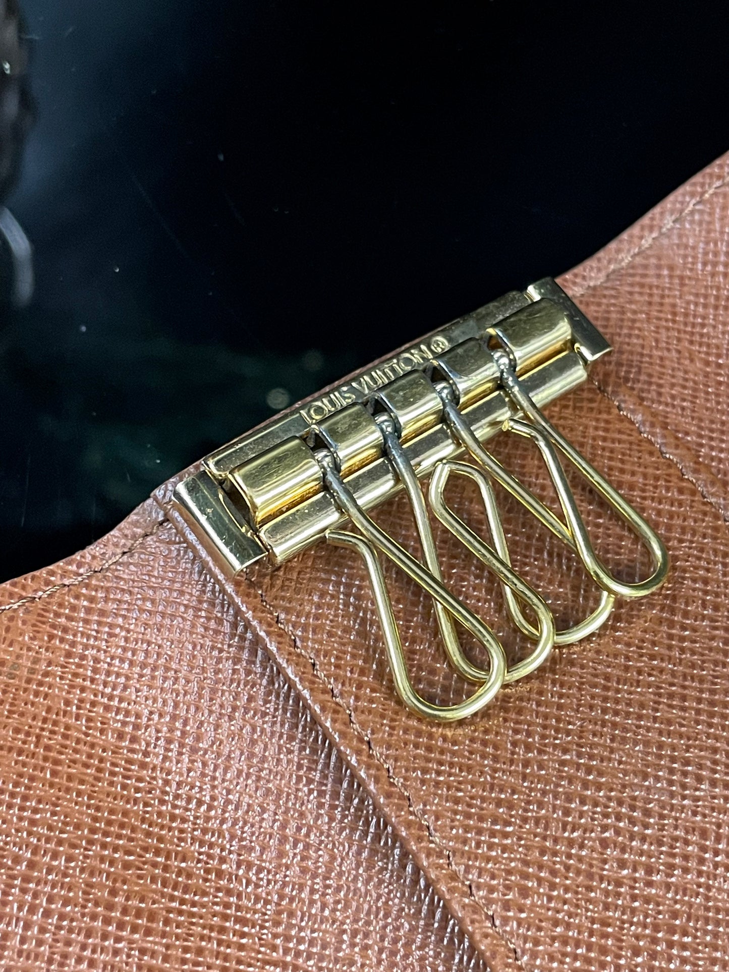 Authentic Louis Vuitton Monogram 4 Key Holder