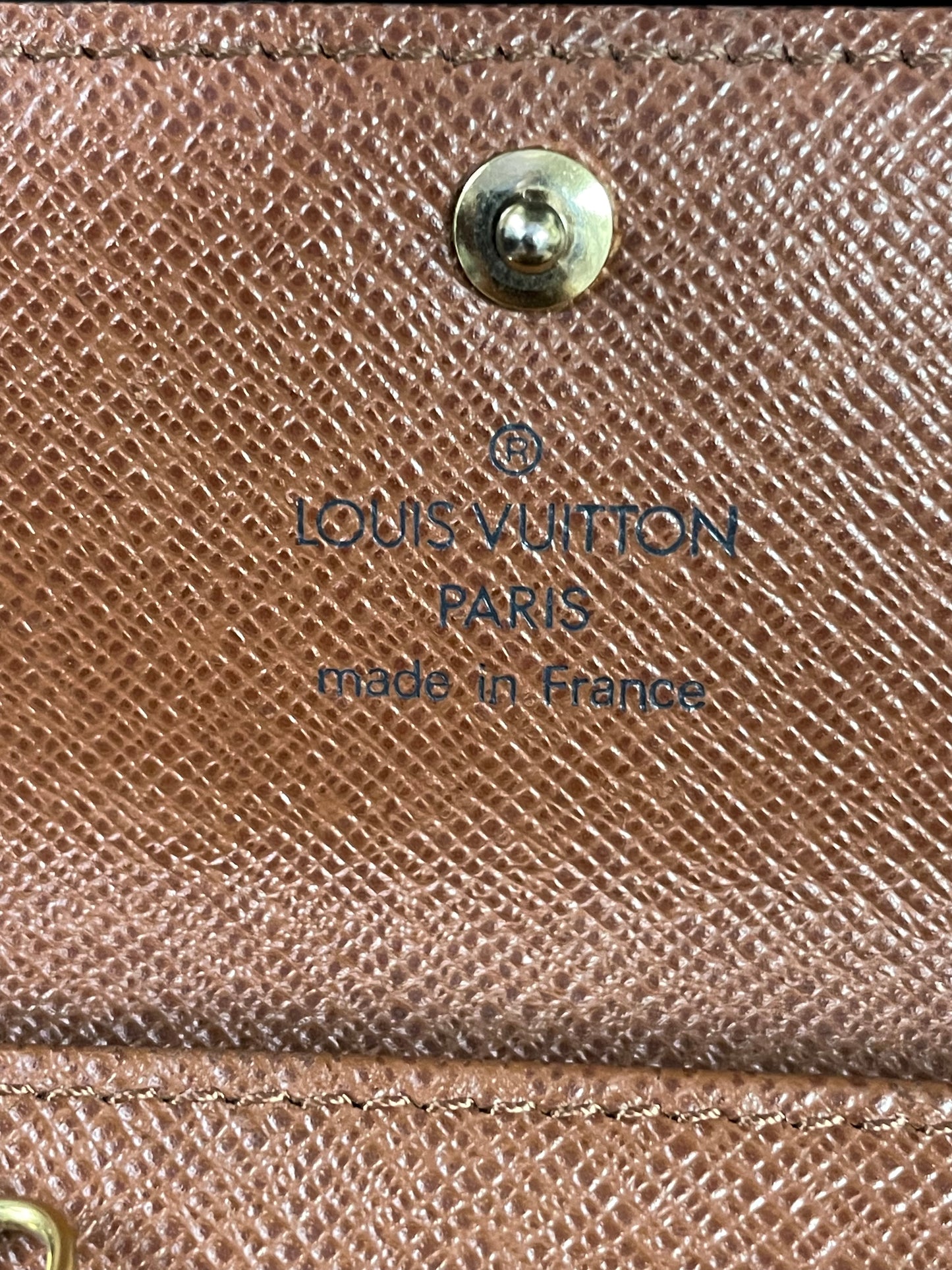 Authentic Louis Vuitton Monogram 4 Key Holder