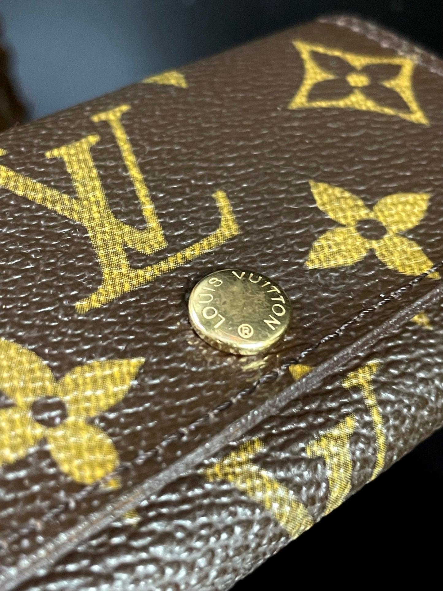 Authentic Louis Vuitton Monogram 4 Key Holder