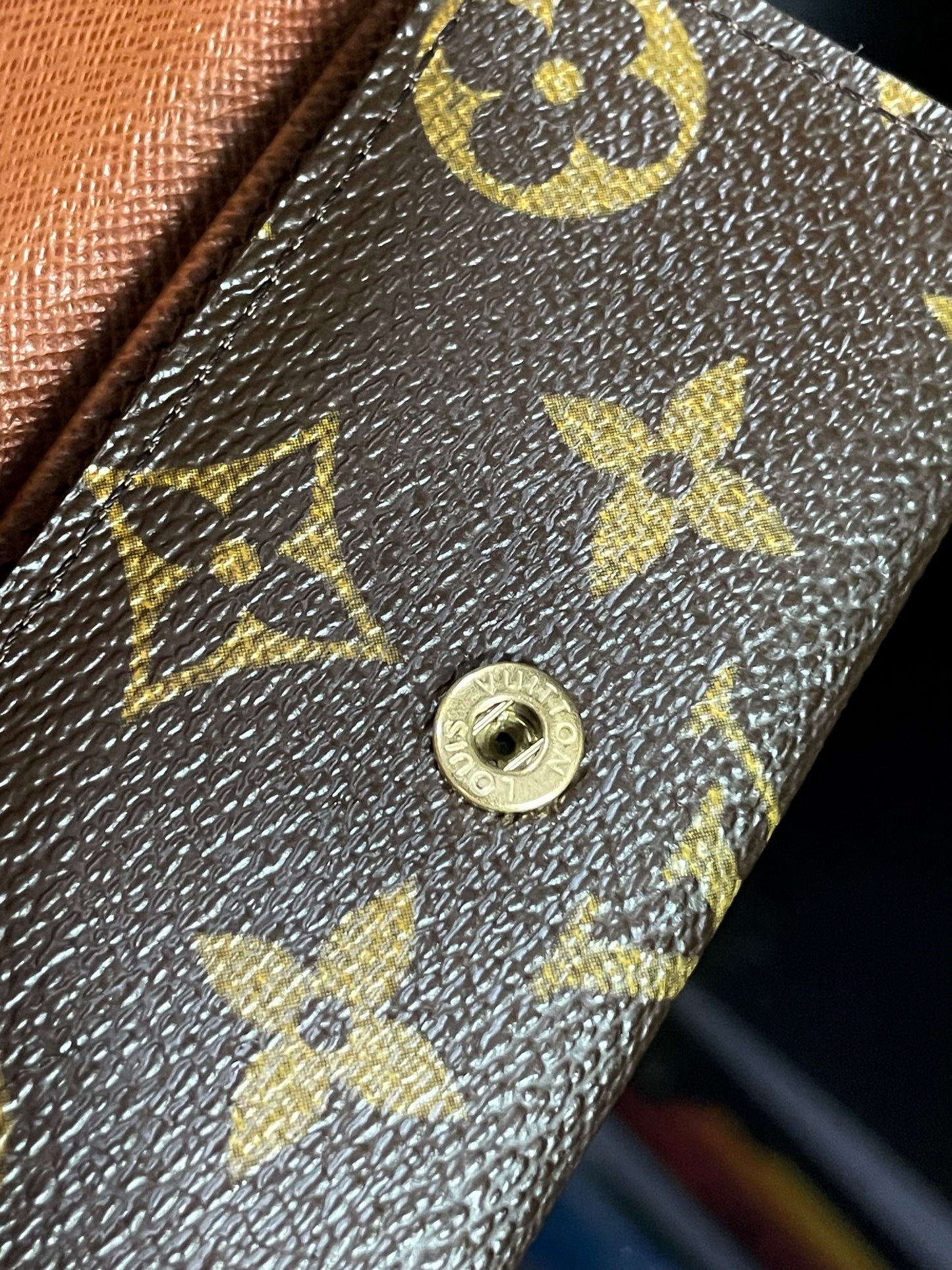 Authentic Louis Vuitton Monogram 4 Key Holder