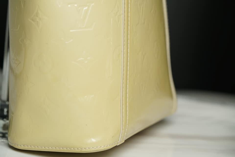Authentic Louis Vuitton Monogram Vernis Avalon MM