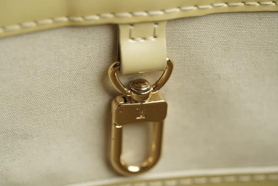 Authentic Louis Vuitton Monogram Vernis Avalon MM