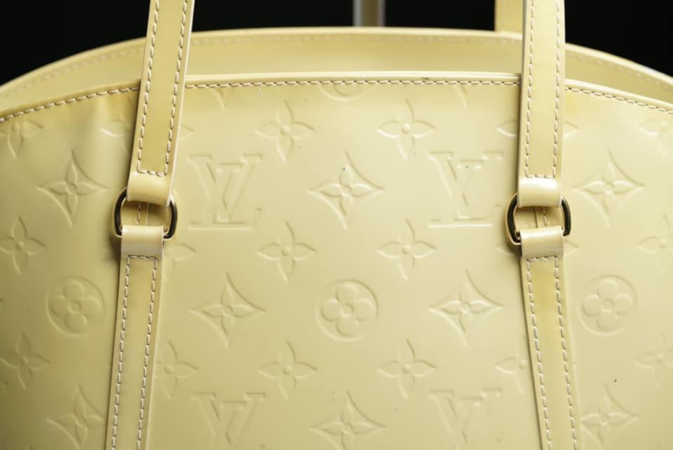 Authentic Louis Vuitton Monogram Vernis Avalon MM