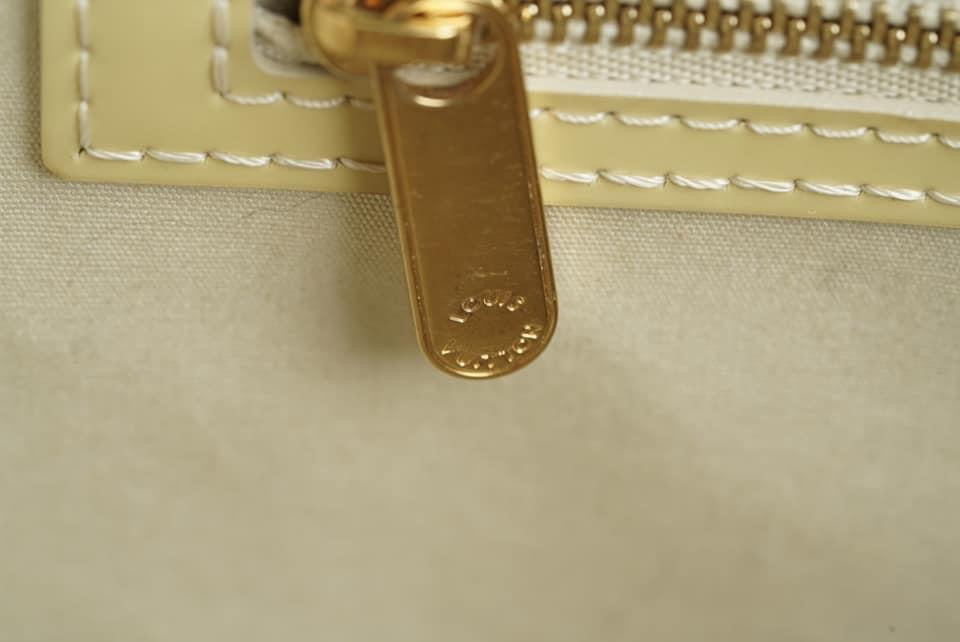 Authentic Louis Vuitton Monogram Vernis Avalon MM