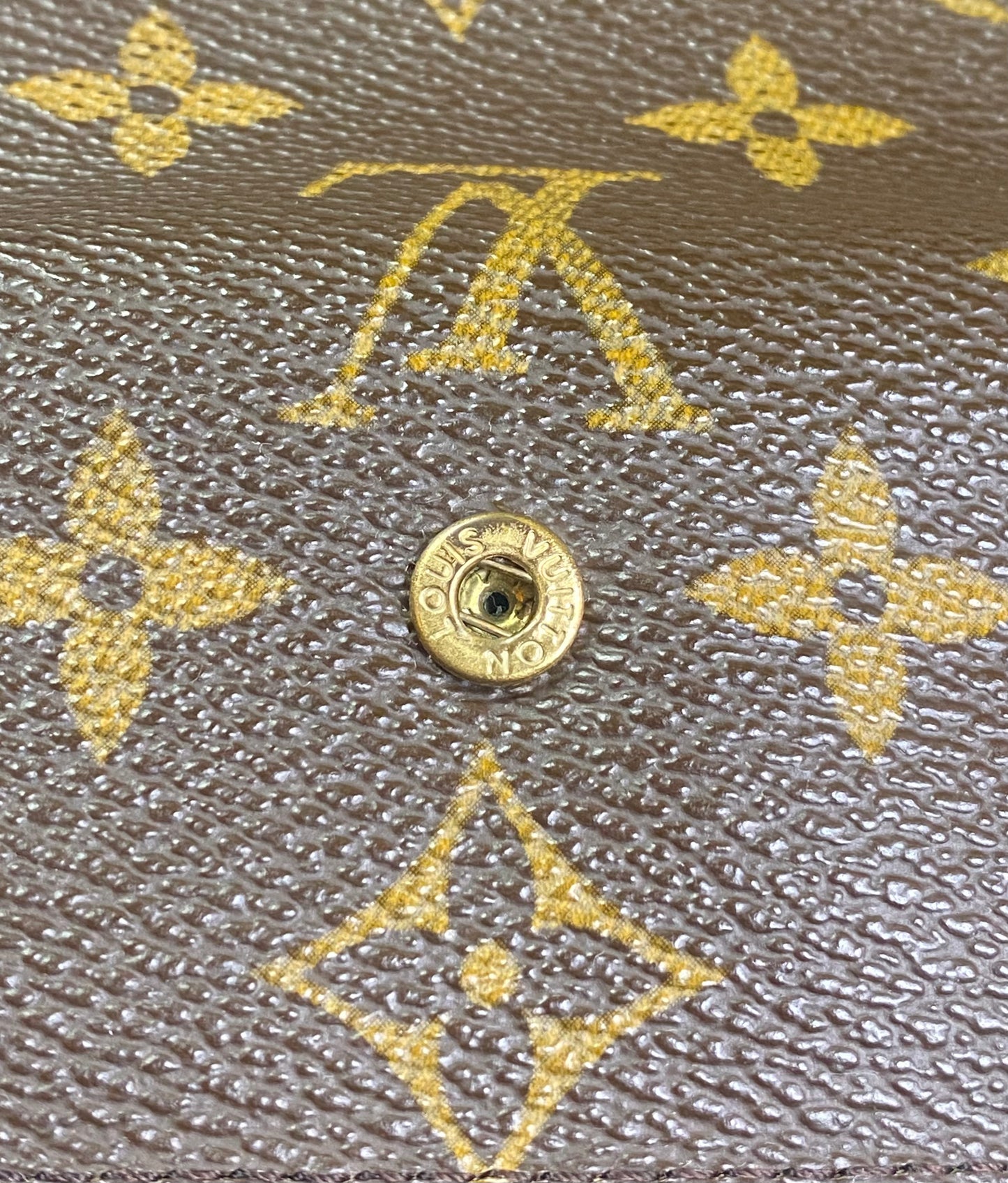 Authentic Louis Vuitton Monogram 4 Key Case