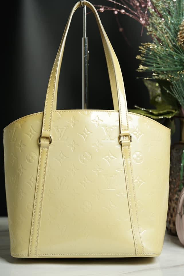 Authentic Louis Vuitton Monogram Vernis Avalon MM