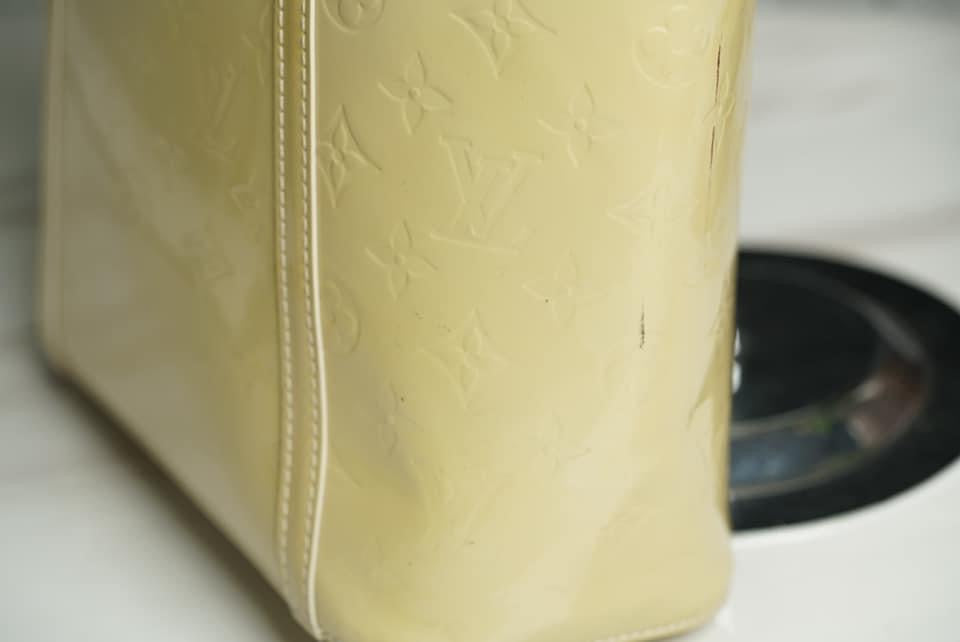 Authentic Louis Vuitton Monogram Vernis Avalon MM