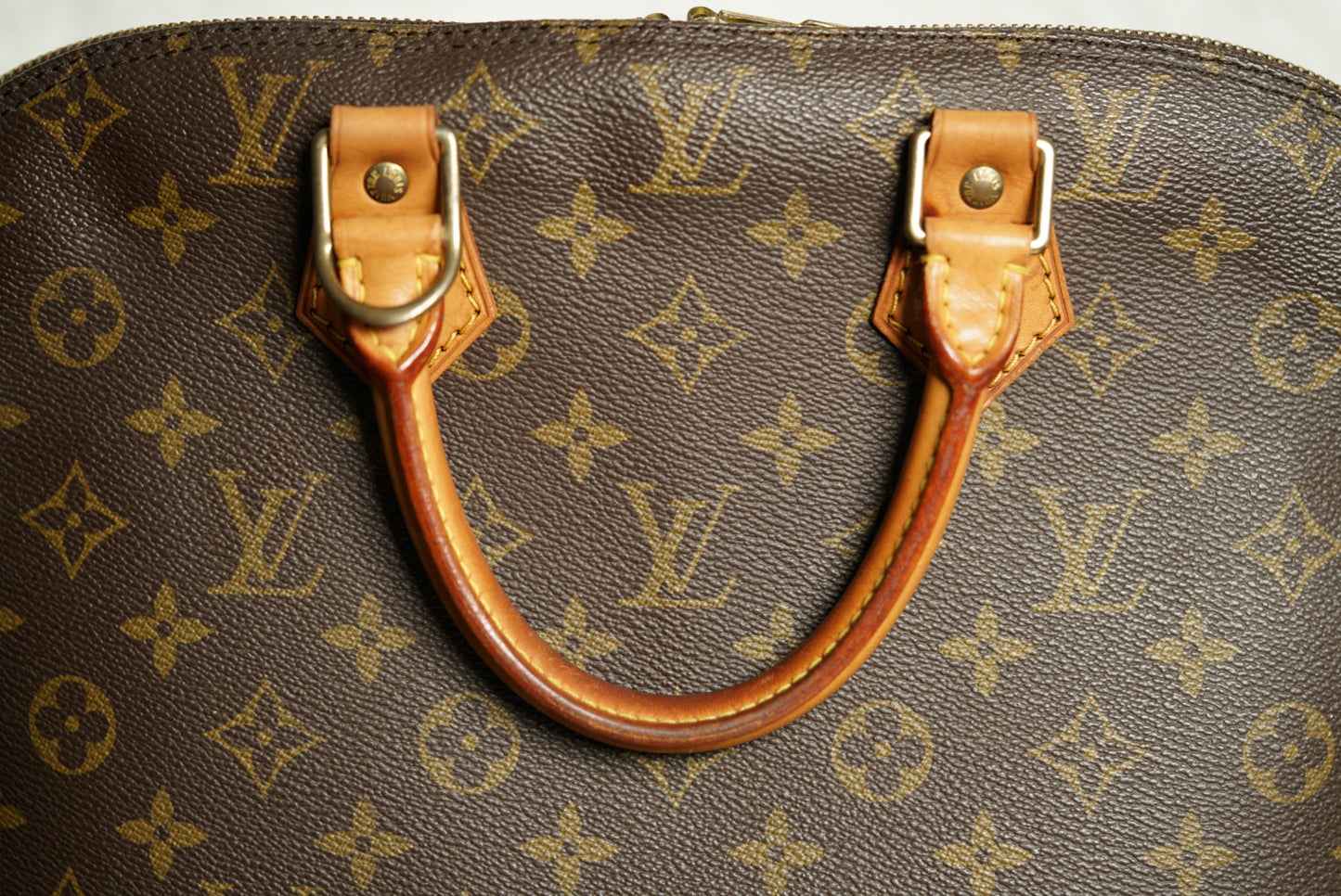 Authentic Louis Vuitton Monogram Alma PM