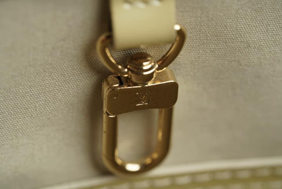 Authentic Louis Vuitton Monogram Vernis Avalon MM