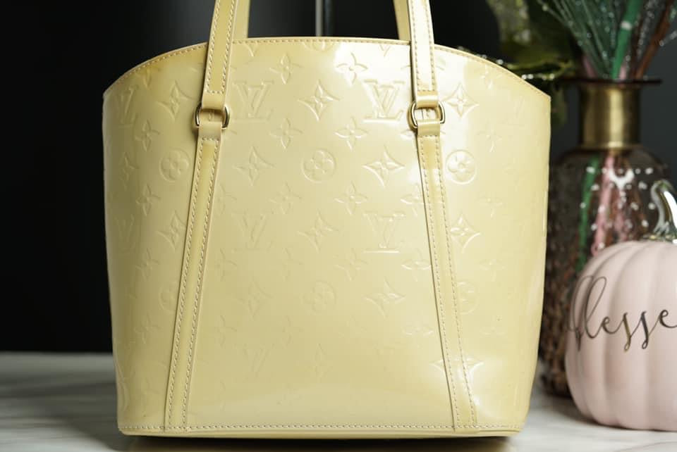 Authentic Louis Vuitton Monogram Vernis Avalon MM