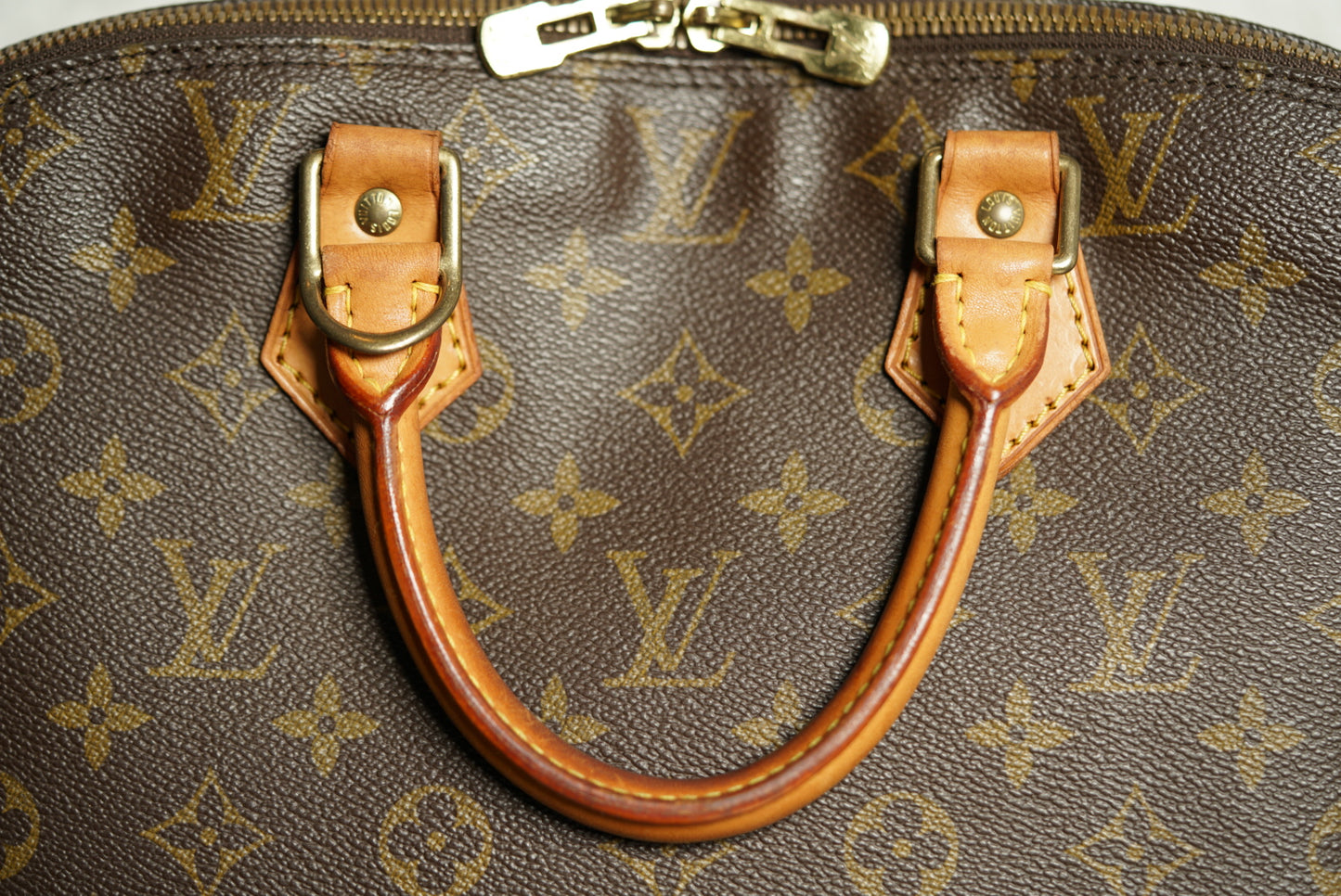 Authentic Louis Vuitton Monogram Alma PM