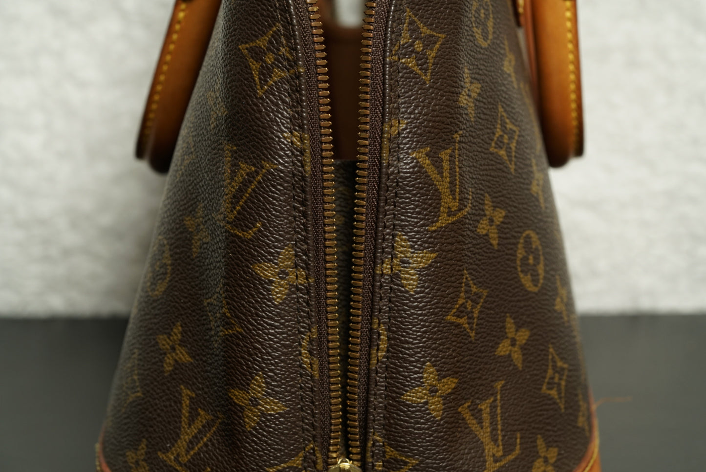 Authentic Louis Vuitton Monogram Alma PM