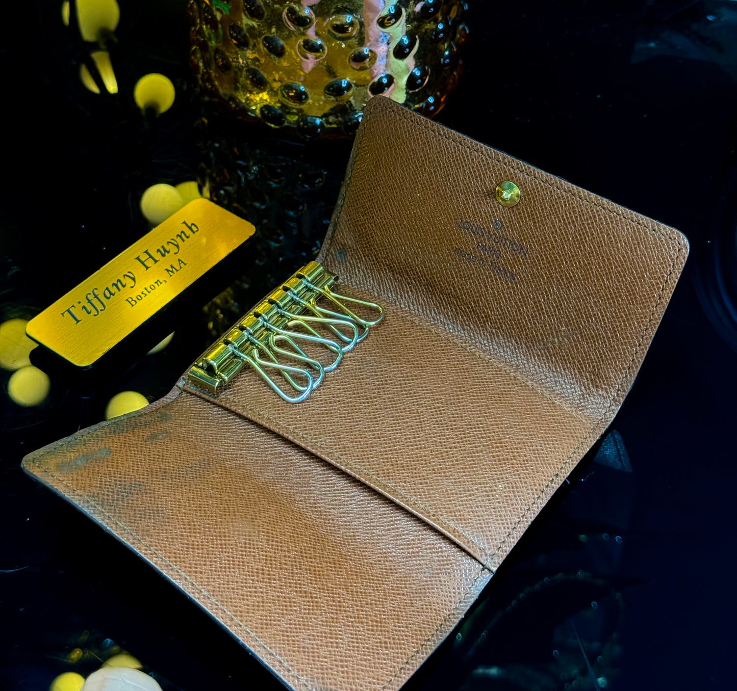 Authentic Louis Vuitton Monogram 6 Key Holder