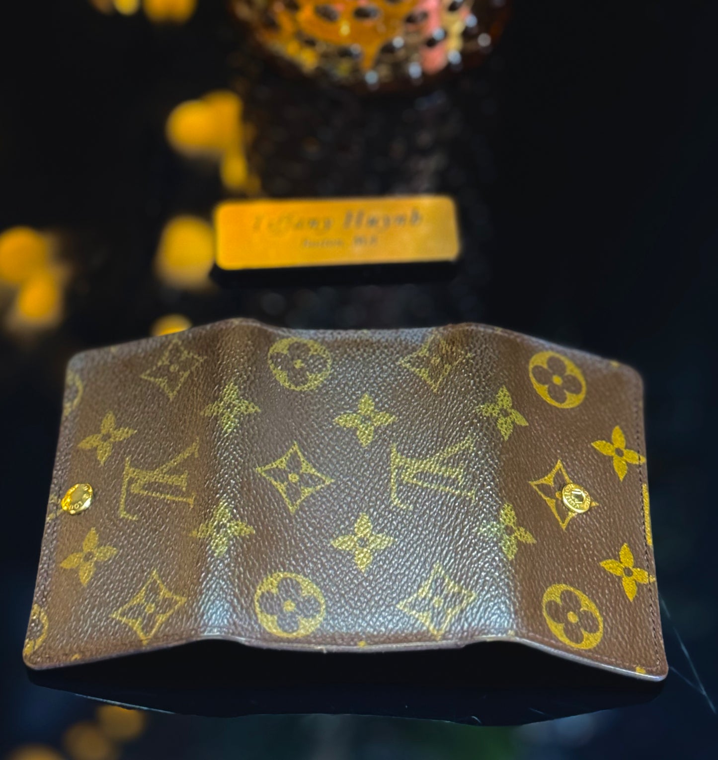 Authentic Louis Vuitton Monogram 6 Key Holder