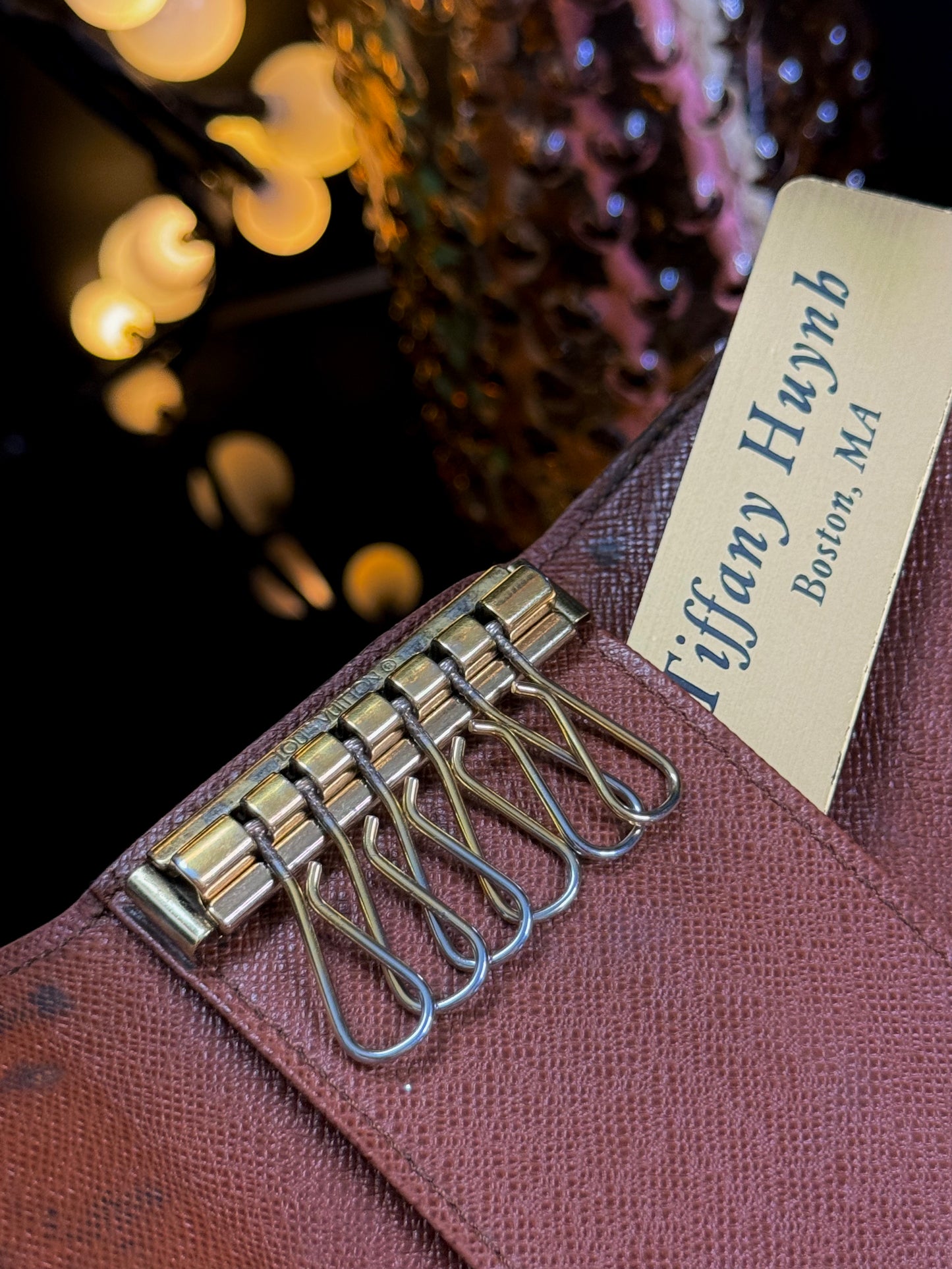 Authentic Louis Vuitton Monogram 6 Key Holder
