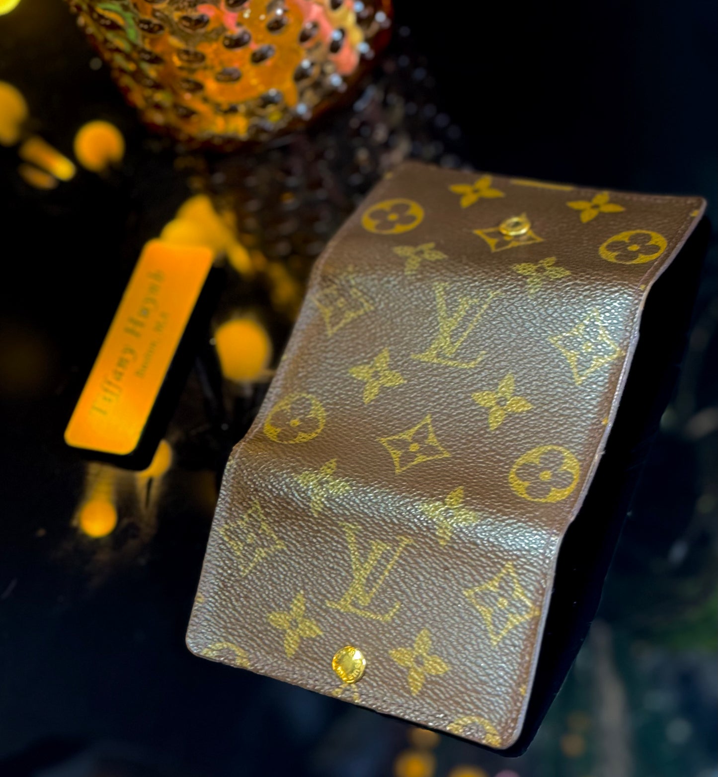 Authentic Louis Vuitton Monogram 6 Key Holder