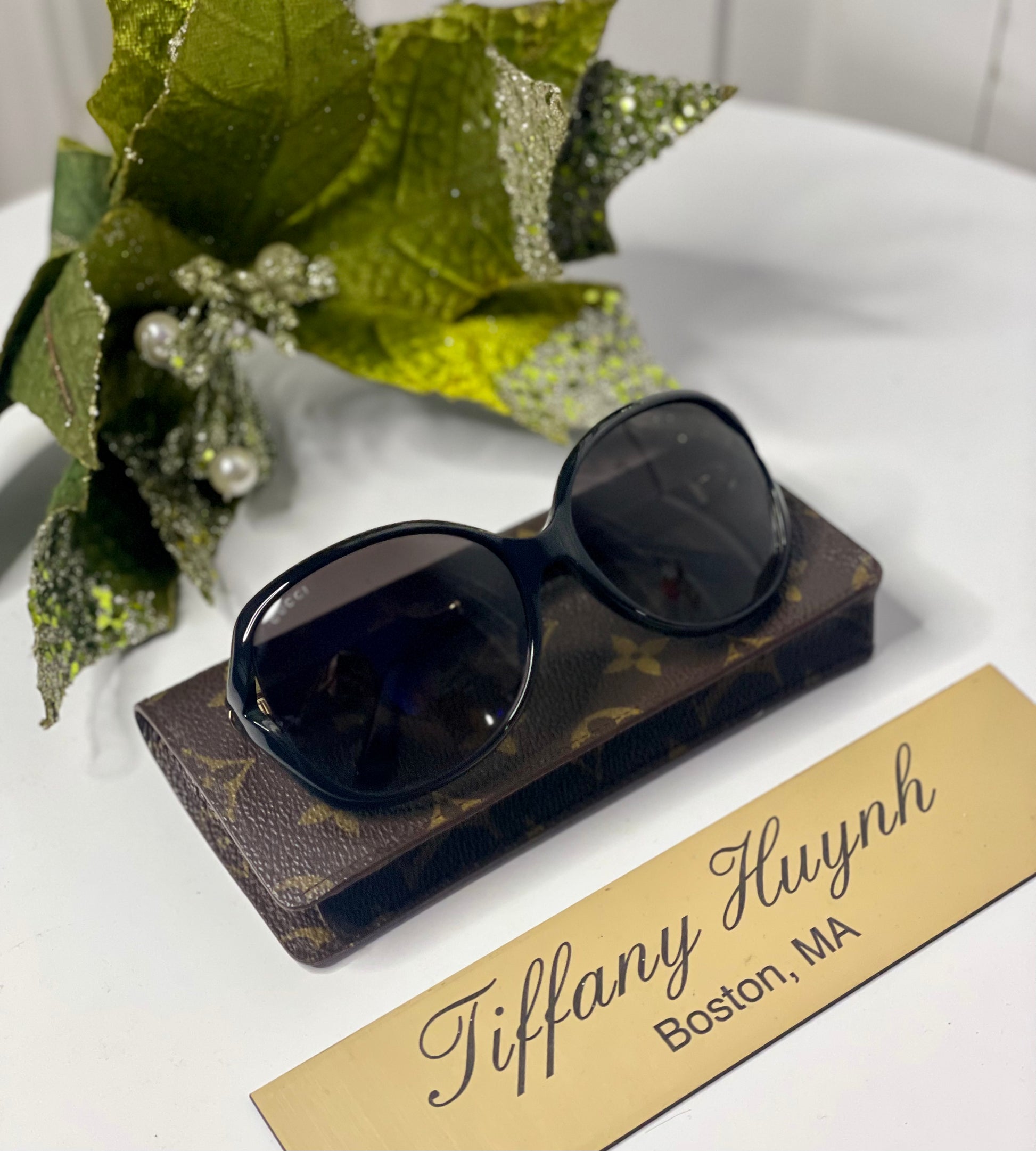 Authentic Louis Vuitton Monogram Etui Lunettes Simple Glasses Case – TLB  Preloved Goods